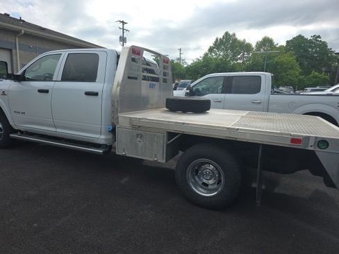 Used 2022 RAM 3500 Tradesman w/ Chrome Appearance Group AWD/4WD image 11