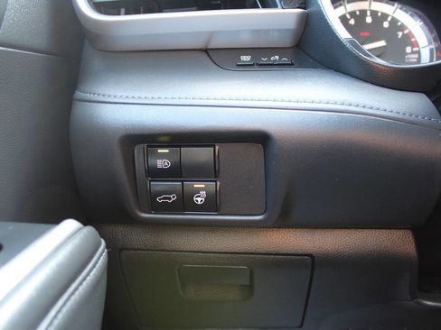 Used 2022 Toyota Highlander XSE image 18