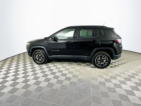 Certified 2025 Jeep Compass Trailhawk w/ Trailhawk Elite Group image 7