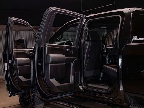 Used 2023 GMC Sierra 2500 AT4 w/ AT4 Premium Plus Package AWD/4WD image 31