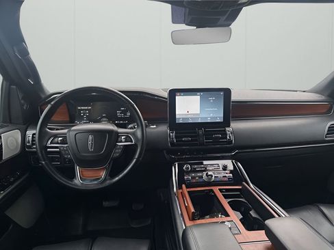 Used 2019 Lincoln Navigator L Reserve image 23