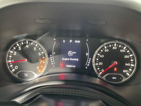 Used 2017 Jeep Renegade Latitude w/ Cold Weather Group AWD/4WD image 3