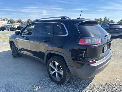 Used 2019 Jeep Cherokee Limited image 7