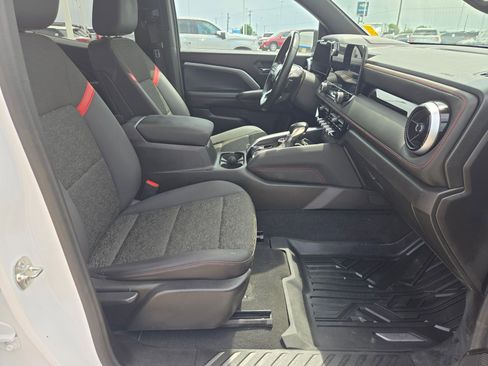 Used 2025 Chevrolet Colorado Z71 image 22