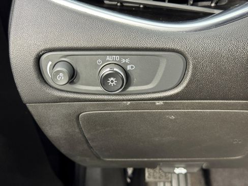 Used 2019 Chevrolet Malibu LT image 15