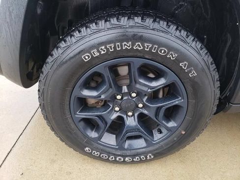 Used 2020 Jeep Cherokee Trailhawk w/ Cold Weather Group AWD/4WD image 28
