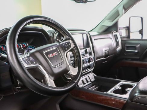 Used 2017 GMC Sierra 2500 SLT w/ Duramax Plus Package AWD/4WD image 26