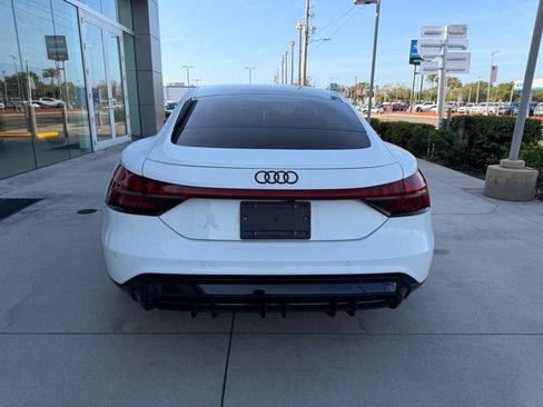 Used 2022 Audi e-tron GT Premium Plus image 17