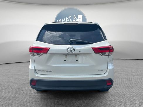 Used 2017 Toyota Highlander XLE FWD image 5