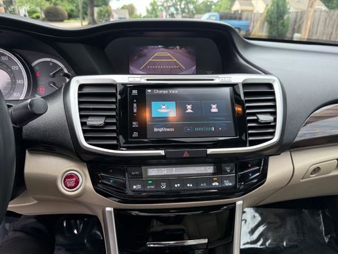 Used 2016 Honda Accord EX-L image 12