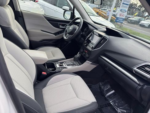 Used 2023 Subaru Forester Premium AWD/4WD image 18
