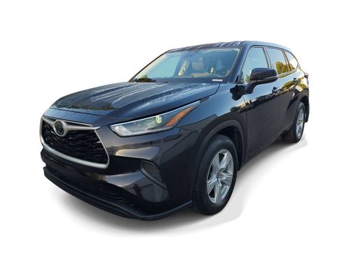Used 2021 Toyota Highlander L FWD image 2