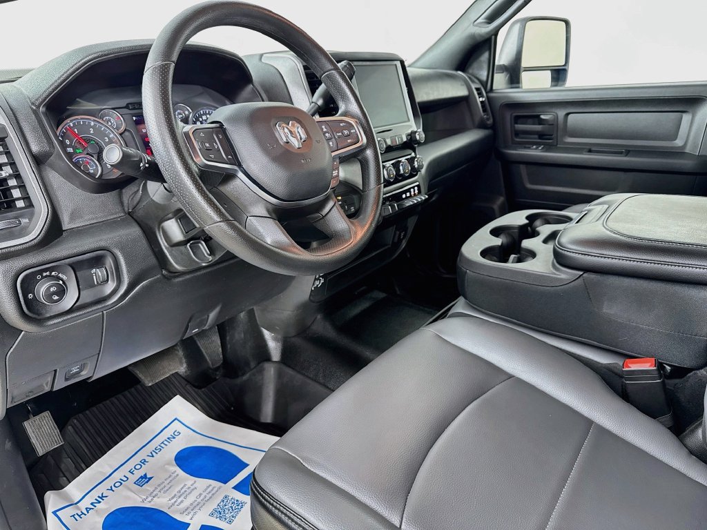 Used 2025 RAM 3500 Tradesman w/ Chrome Appearance Group AWD/4WD image 11