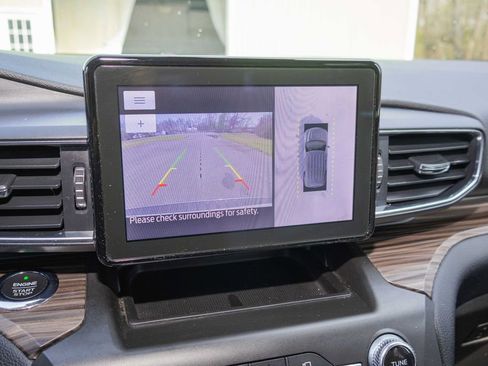 Used 2020 Ford Explorer Limited image 22