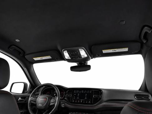 Used 2025 Dodge Durango GT AWD/4WD image 15
