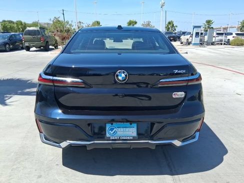 Used 2023 BMW 740i RWD image 5