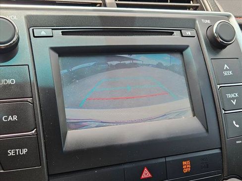 Used 2017 Toyota Camry SE FWD image 14