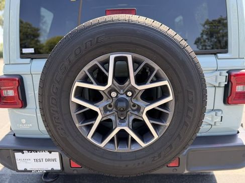 Used 2024 Jeep Wrangler Unlimited Sahara w/ Technology Group AWD/4WD image 42