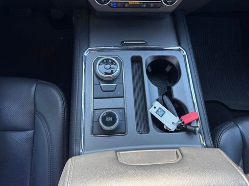 Used 2021 Ford Expedition XLT AWD/4WD image 23