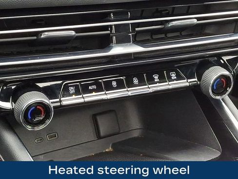 Used 2025 Chevrolet Traverse RS image 21