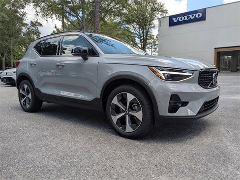 New 2026 Volvo XC40 B5 Plus w/ Protection Package Premier image 2