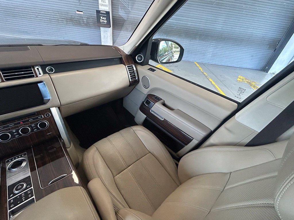 Used 2017 Land Rover Range Rover Supercharged AWD/4WD image 11