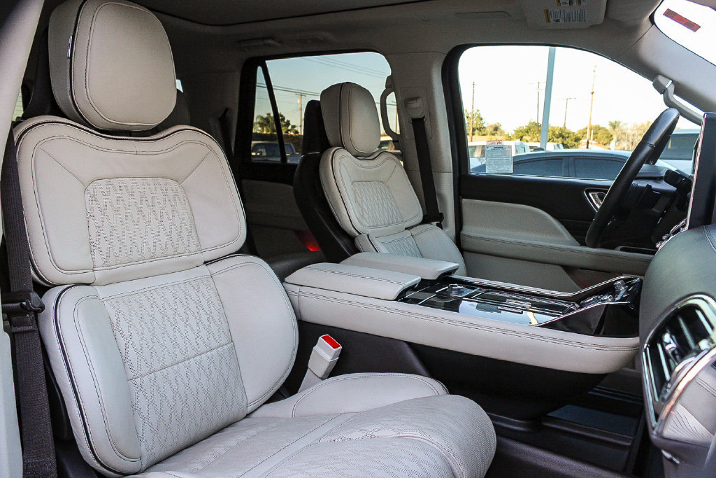 Used 2024 Lincoln Navigator Black Label AWD/4WD image 17