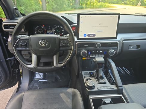 Used 2025 Toyota 4Runner TRD Off-Road Premium w/ Tow Technology Package AWD/4WD image 18