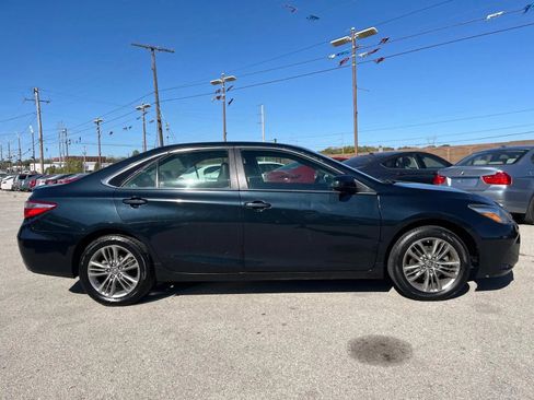 Used 2016 Toyota Camry SE image 6