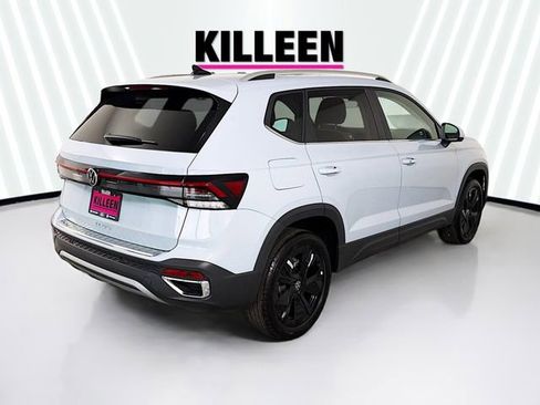 New 2026 Volkswagen Taos SE FWD image 7