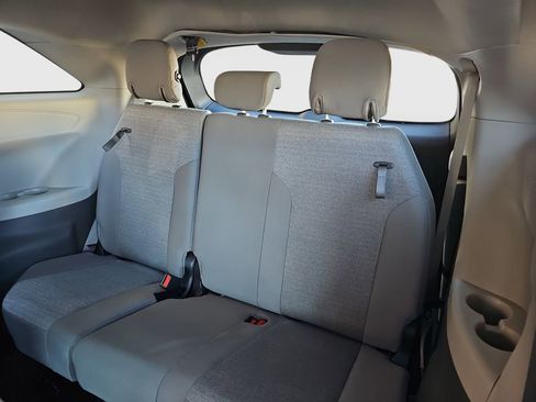 Certified 2024 Toyota Sienna LE image 21