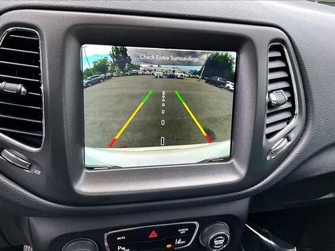 Used 2020 Jeep Compass Trailhawk w/ Leather Interior Group AWD/4WD image 27