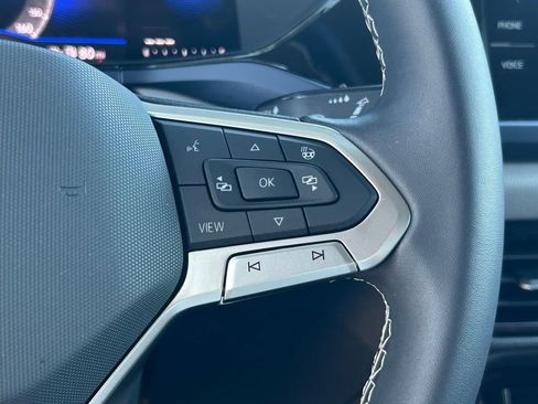 Certified 2023 Volkswagen Taos SE FWD image 25