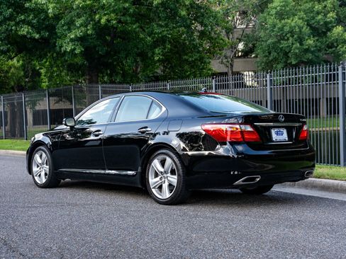 Used 2012 Lexus LS 460 w/ Comfort Pkg RWD image 8