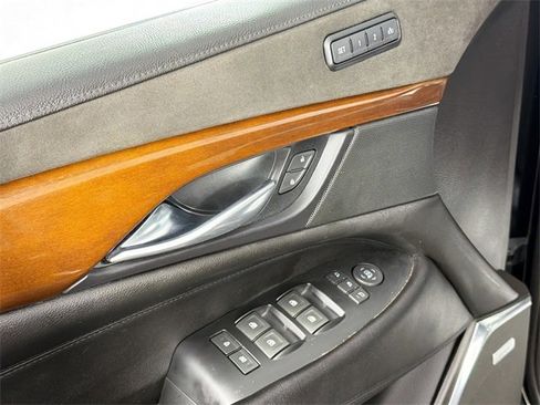 Used 2018 Cadillac Escalade Premium Luxury image 17