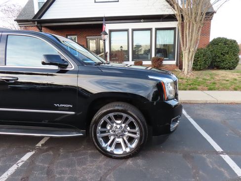 Used 2019 GMC Yukon SLT w/ Premium Edition image 9