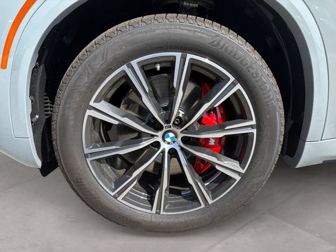 New 2026 BMW X5 xDrive40i w/ M Sport Package AWD/4WD image 14