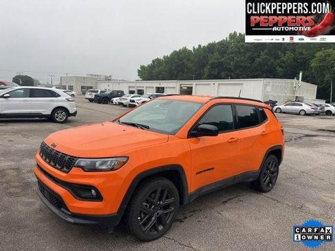 Used 2026 Jeep Compass Latitude AWD/4WD image 1
