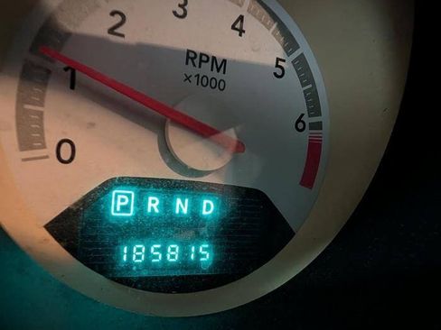 Used 2008 Dodge Avenger R/T FWD image 35