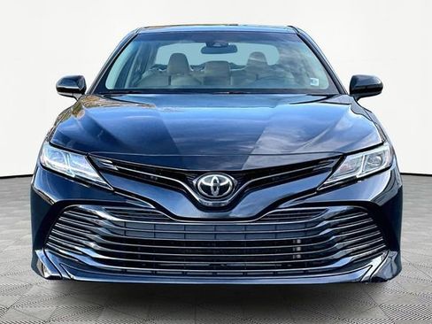 Used 2018 Toyota Camry LE image 2