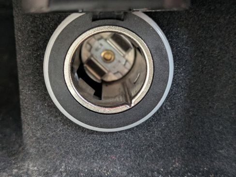 Used 2017 Chrysler 300 Limited w/ Value Package image 22