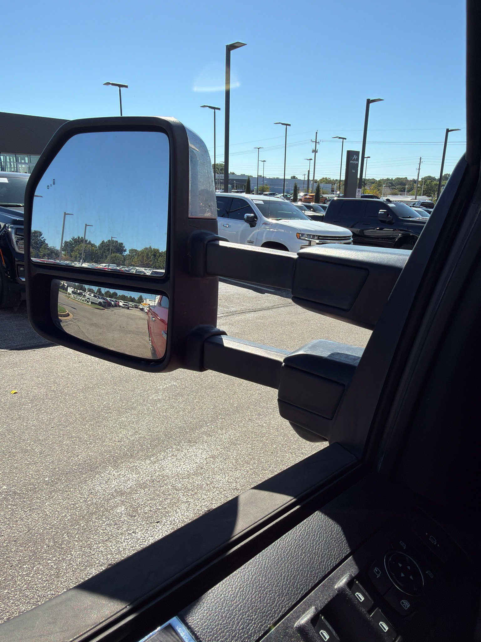 Used 2021 Ford F250 Lariat w/ Lariat Ultimate Package AWD/4WD image 11