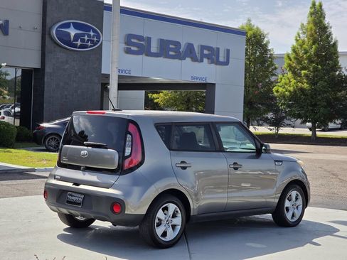Used 2017 Kia Soul w/ Convenience Package FWD image 5