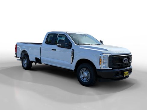 New 2026 Ford F250 XL w/ XL Driver Assist Package RWD image 7