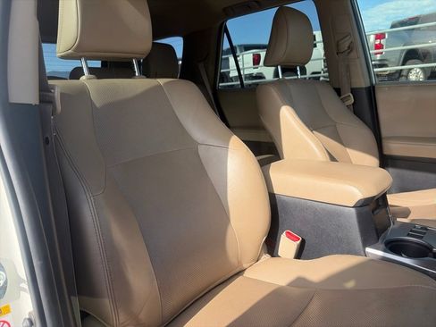 Used 2018 Toyota 4Runner Limited AWD/4WD image 30