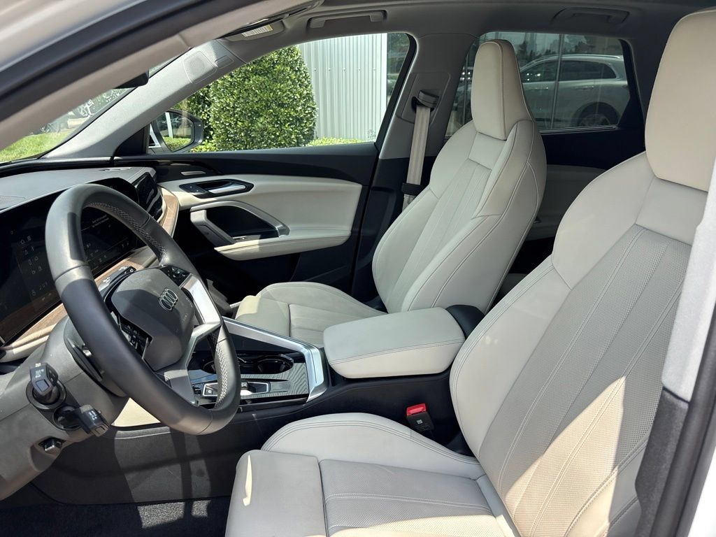 Used 2025 Audi Q5 Premium Plus w/ Premium Plus AWD/4WD image 17
