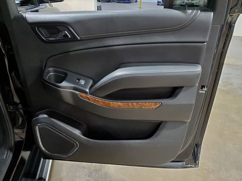 Used 2020 Chevrolet Suburban Premier image 21