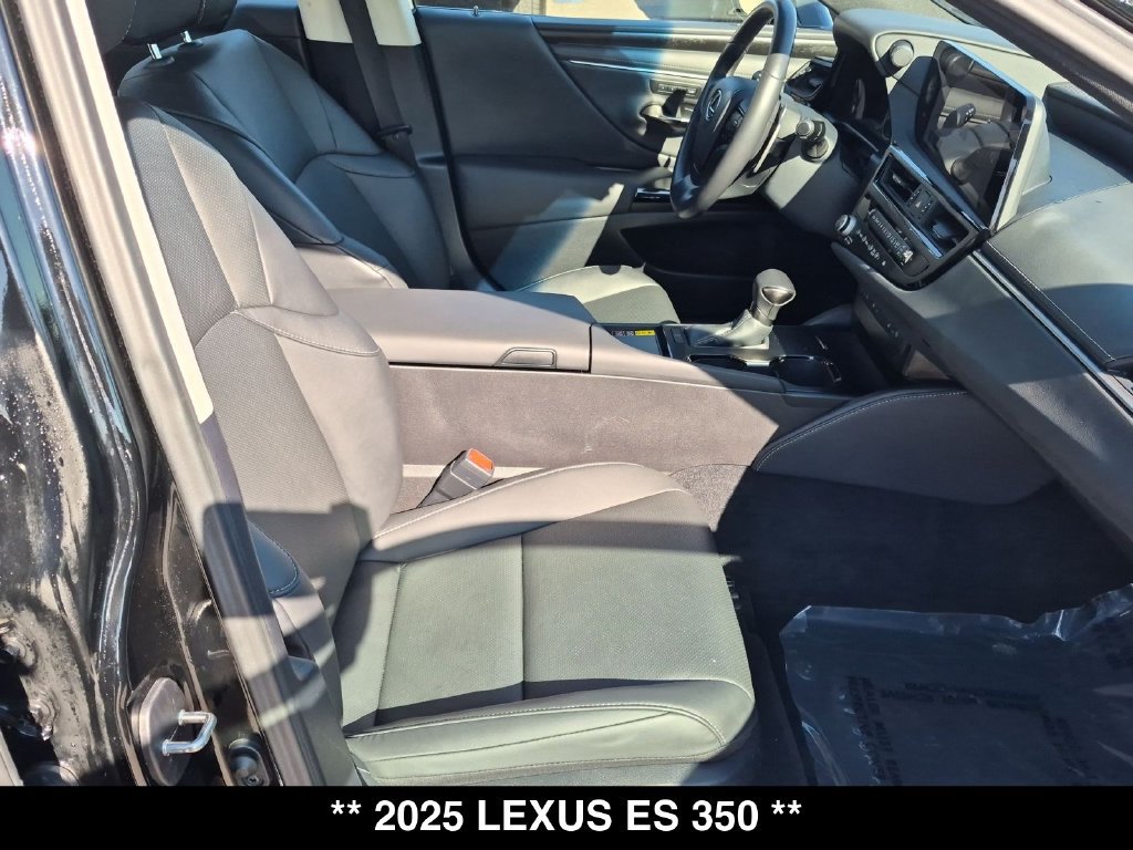 Used 2025 Lexus ES 350 w/ Accessory Package (Z2) FWD image 32