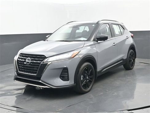 Used 2024 Nissan Kicks SR w/ SR Premium Package image 22