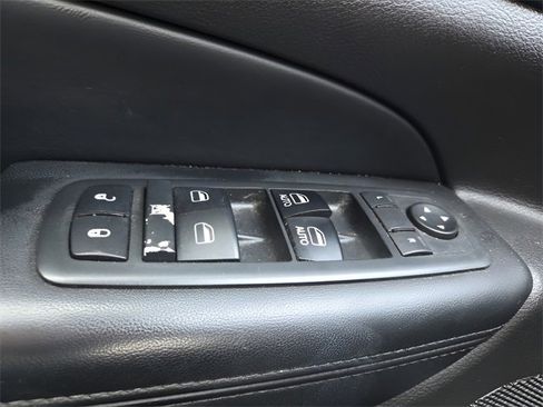 Used 2018 Jeep Grand Cherokee Laredo image 22